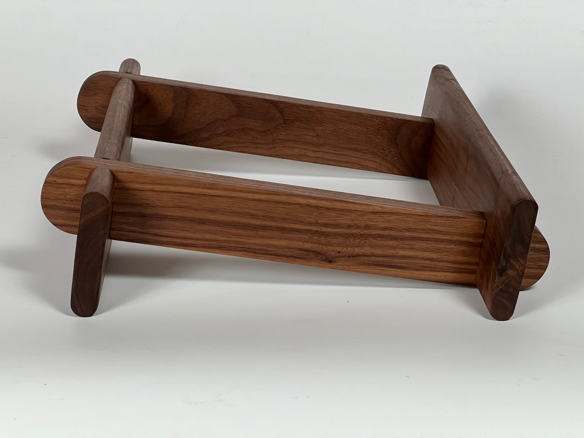 Model 1 Speaker Stands - Sizes 14" Wide and Under