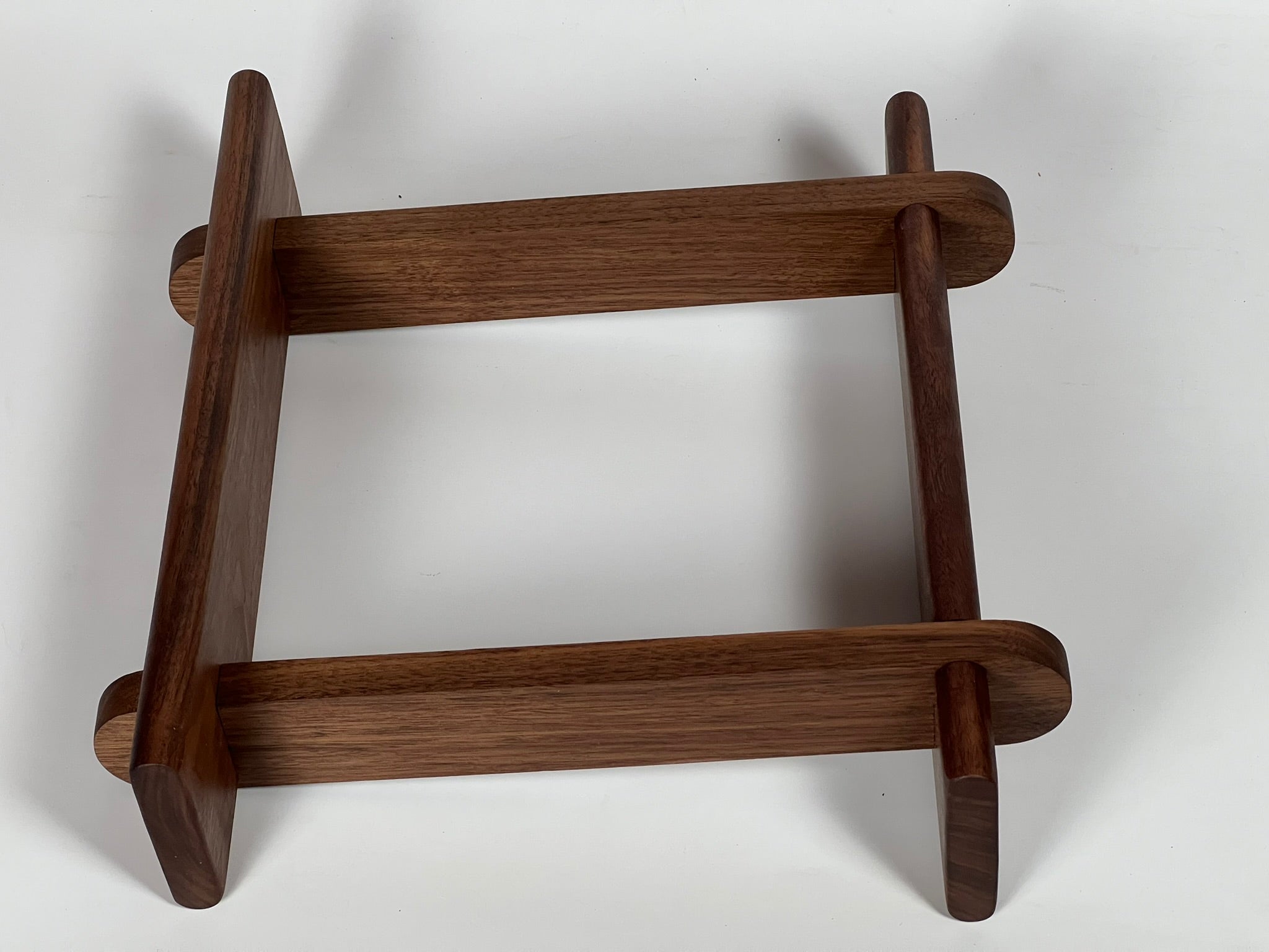 Model 1 Speaker Stands - Sizes 14" Wide and Under